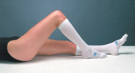 KND 7071 (CTN/12) EA/1 T.E.D. KNEE LENGTH ANTI-EMBOLISM STOCKINGS, SM, REG, WHITE