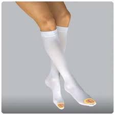 BSN 111402 (CS12) PR/1 JOBST ANTI-EMBOLISM STOCKINGS, KNEE HIGH, SM, REGULAR, WHITE